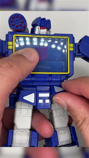 Soundwave's articulation any good? #transformers #actionfigures