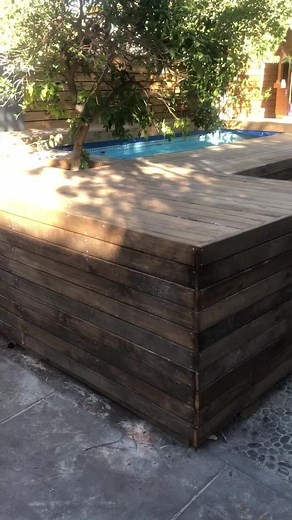 Deck de Madera para Piscinas Estructurales - ¡Cotiza el Tuyo Hoy! 🏊