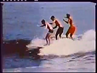🏄🏻🏄🏻‍♀️🏄🏻‍♂️ The Most crowded surf spot Malibu, 1983 😎 🎥"I Crave the Waves" is a surfing film that dives into the vibrant spirit of the 1980s surf scene. Directed by Martin Green, it stars skilled surfers like Bobby Owens, Becky Benson, Lynne Boyer, and Allen Sarlo. With stunning footage from surf spots across the globe, the movie captures the laid-back culture, adventurous energy, and sense of freedom that surfing embodies. #malibubeach #longboarding #longboardsurfing #surfing #woody #s