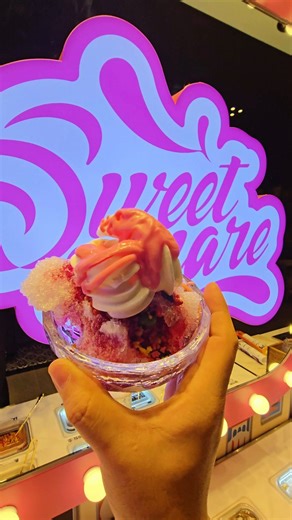 Unlimited Dessert Toppings Ice Cream in Korea | DIY Sweet Buffet at Sweet Square, Gourmet Square 📌 고메스퀘어 스위트스퀘어 – 초밥뷔페 속 무제한 디저트 천국 🍰🍣 초밥 먹고 달콤하게 마무리~ 이제는 직접 만드는 DIY 디저트 타임! 🍦🍫 즉석 와플부터 아이스크림, 초코퐁듀, 토핑바까지 내 입맛대로 커스터마이징 🎨 보기만 해도 행복한 디저트 무제한 코너가 새롭게 오픈됐어요! 📍 운영 매장 구리 / 불광 / 부천 / 부산 고메스퀘어에서 만나보세요 ✨ (새로 오픈하는 매장에도 순차 도입 예정!) 달콤함 창의력 즐거움 💯 초밥 먹고, 디저트로 마무리하는 완벽한 한 끼! #고메스퀘어 #스위트스퀘어 #무제한디저트 #초밥뷔페 #koreanfood | Ktable