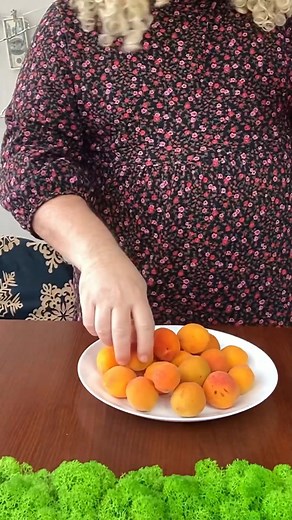 205K views · 1.1K reactions | Mom Prank Gone Wrong  #reels #mrClabik #laughing #sketch #comedyreels #funnyvideos #vine #prank #challenge #pranks | Mr. Clabik Says | Facebook