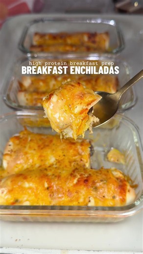 Roll and bake breakfast prep super easy and so filling too 🙌🏼 #healthymeals #healthybreakfast #breakfastmealprep #highproteinbreakfast #easymeals
