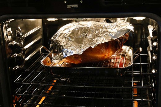 Can You Put Aluminum Foil In The Oven? 5 Times You Should Rethink That Decision