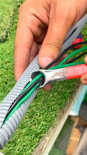 RootFixHack on Instagram: "How to run cables through conduit like a pro Run cables cleanly and with ease #HeimwerkerBerlin #GermanyDIY #CableHack #fblifestyle"