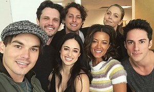 Tutto quello che sappiamo sul reboot di Roswell. Ecco chi è la nuova Liz e il nuovo Max!