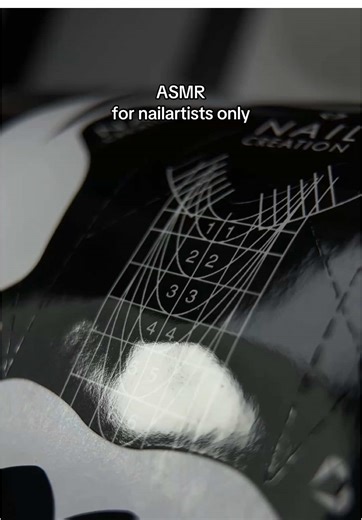 𝐓𝐡𝐢𝐬 𝐢𝐬 𝐭𝐡𝐞 𝐝𝐞𝐞𝐩𝐥𝐲 𝐬𝐚𝐭𝐢𝐬𝐟𝐲𝐢𝐧𝐠 𝐬𝐨𝐮𝐧𝐝 𝐨𝐧𝐥𝐲 𝐧𝐚𝐢𝐥 𝐭𝐞𝐜𝐡𝐬 𝐤𝐧𝐨𝐰. Η τελειότητα δεν φαίνεται μόνο. 👉 Ακούγεται κιόλας📢 Είναι το κλικ της φόρμας… όταν κάθεται απόλυτα στη σωστή θέση. ✨ Σταθερή. ✨ Απόλυτα προσαρμόσιμη. ✨ Με γραμμές που σε καθοδηγούν για σωστή αρχιτεκτονική, από το πρώτο placement. Γιατί πριν το τέλειο αποτέλεσμα…υπάρχει η κατάλληλη προετοιμασία . Και αυτή ξεκινάει από τη σωστή φόρμα. Η στιγμή που όλα μπαίνουν στη θέση τους.👌🏼 👉🏼Θα τη βρε