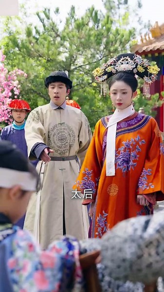 Divine Doctor Empress: Ruling the Empire with Silver Needles