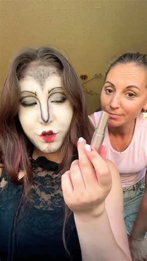 ГУБЫ БЛЕСКОМ НАМАЗАТЬ #tiktok #funny #comedy