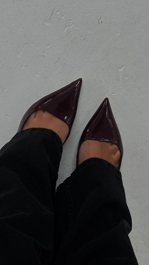 cindy ♡ on Instagram: "Styling a ‘pop of red’ for autumn 🍒 I am OBSESSED with this colour - especially the cherry red!!! It is definitely the colour of the season 💌🍂🍒☕️"