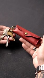 64K views · 1K reactions | Making a Coin Case with Key Ring. #leather #leathercraft #leatherworks #asmr #handmade | Anshare -あんしぇや- | Facebook