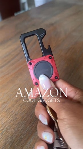 Dawn Marie • Amazon Finds • Viral Products | Comment “LINK” below or click my bio link! 💕 If you’re always losing your keys, bag, or luggage, this Find My compatible keychain is a... | Instagram