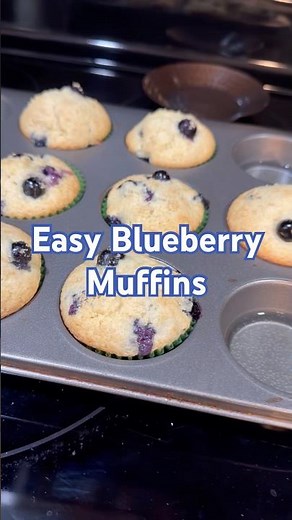 Easy Blueberry Muffins 🫐 #breakfast #breakfastrecipe #homebaker #blueberries #smallbatchbaking