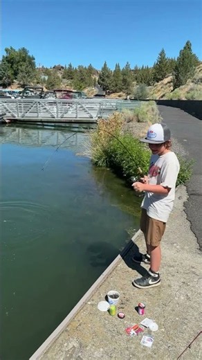 Rippin lips at lake bill chinook!