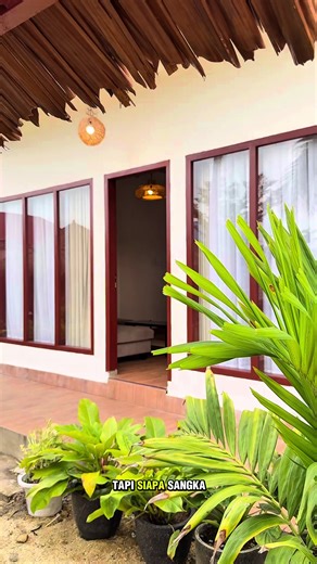 Hay guys Delisa ngasih pilihan staycation lagi buat kalian Kali ini cocok banget buat staycation bareng teman teman kalian Untuk fasilitas 1 kamar mandi dalam Meja makan Living room Menawarkan view pool,View sunrise dan view laut Max di isi 5 pax Untuk tambahan karpet dan extrabed ad biaya tambah Free 2 pax breakfast Yuk buruan booking Silahkan kepoin instagramnya di 👇🏻👇🏻👇🏻👇🏻 @delisha_resort @delisha_resort @delisha_resort See you next trip guys #delisaresortkendari #wisatakendari #wisat