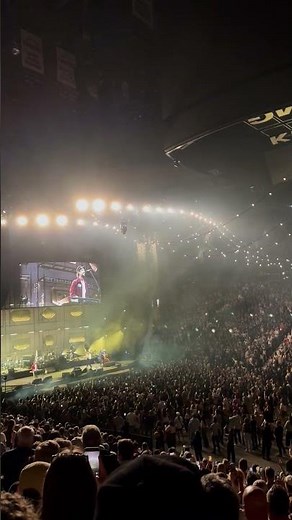 LITTLE LION MAN #mumfordandsons LIVE Rogers Arena #live #concert #music #shorts #vancouver #trending