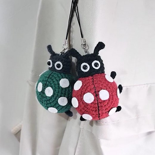 Crochet a cute ladybug toy charm~Easy & beginner-friendly step-by-step tutorial
