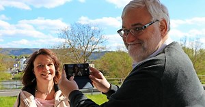 Religion: Priester Bruno Comes dreht Videos für YouTube