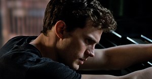 "Fifty Shades of Grey" gets new steamy trailer