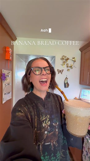 i’m going through my banana bread @Skinny Mixes at an embarrasing speed 🧋🍌✨ #icedcoffee #coldfoam #lowsugar #coffeeathome #espresso