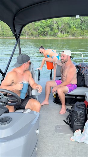 Neverending pee prank 😂 | Random Sam