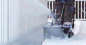 Snow Joe’s 24V 21-inch electric snow blower with four 12Ah batteries starts from $398 (Reg. $800)