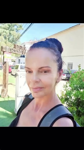 Videos de Yolanda (@yolanda4937) con “Pure Joy (Top Retro Deep House Music) - Aura.”