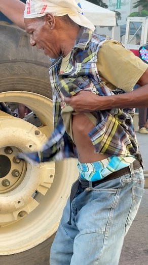 561 reactions · 62 shares | Enjoy sugar mass 53 in Basseterre St Kitts 2024/2025.From the minute the crowd heard small Axe drop the first note bodies start to move waistline loose,shoulders rollin,and feet never touching ground for too long! pure unity in motion | Sonia Desuza | Facebook