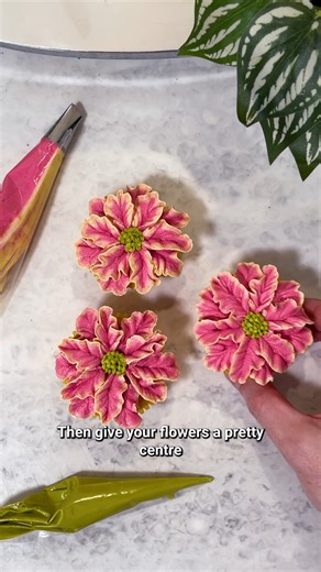 80K views · 235 reactions | Unleash your inner cake artist with our Flower Piping Tutorial! ✨ | Twisted | Facebook