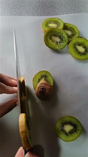 Sharp Knife vs Kiwi 🥝 | SOTA™ EDGE Test