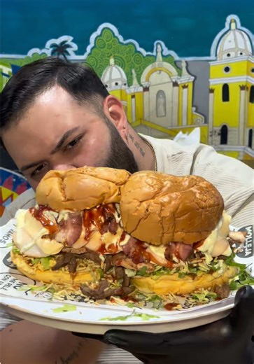 LA COMIDA MÁS VERGATARIA DE SAN FRANCISCO🤯🔥 @Pa que el gordo burger 🍔 asegura vender la comida más vergataria de San Francisco y yo creo que también es la más grosera😅 San Francisco, sector Luis Aparicio📍 #foodie #maracaibo #zulia #hamburguesa #comidarapida