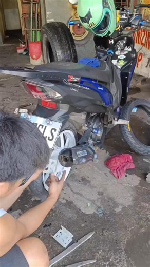 9.7K views · 75 reactions | Change tire tutorial  #willercawagas #virals #hilights #viralreelsfacebook #fblifestyle #tutorial | Willer Cawagas | Facebook