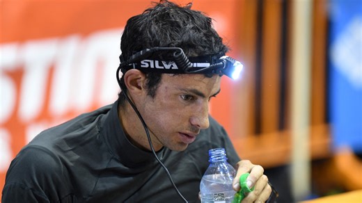 "Une erreur technique et c'était la mort": Kilian Jornet raconte comment la montagne aurait pu lui "tomber sous les pieds" dans les Alpes