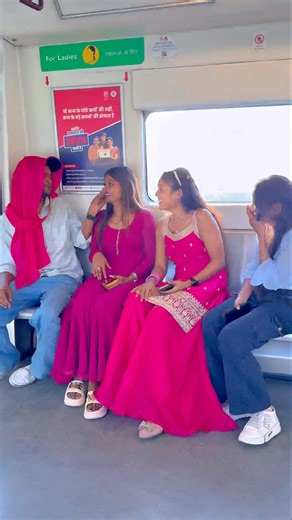 Chakka ban gaya ladka 🙈😂. #bollywood #love #hindisong #funny #comedy #dance #prank #jealousyprank