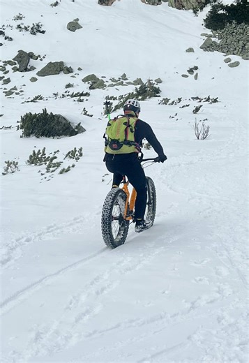 Keď si povieš, že dnes už si videl všetko… Tatry ti ukážu opak. 😄🚴‍♂️❄️ #tatry #bike #tatry_official #polska #slovensko
