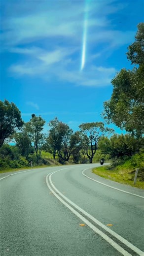 When life gets heavy, don’t forget to find life again in nature 🍃😌😌 #tidbinbilla #nature #naturevibes #exploringtidbinbilla #scenery #canberra #greenenergy #sanctuary #hangingrock | J&K Down under