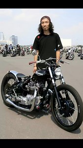 22 reactions | Gorgeous '76 T140 Bobber Custom  #triumph #triumphuk #vintagetriumph #triumphamerica #triumphcustoms #bobber #chopper #bobberstyle | Select Cycle | Facebook