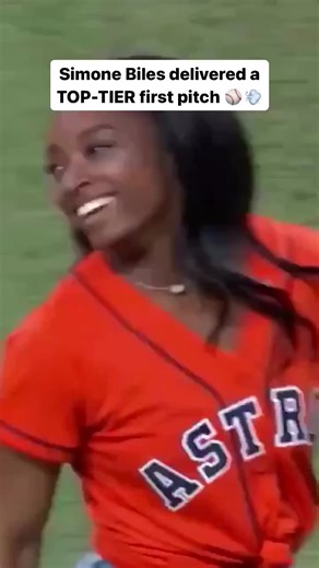 Simone Biles gave us a LEGENDARY first pitch 🔥 (🎥: MLB, Houston Astros) | DraftKings