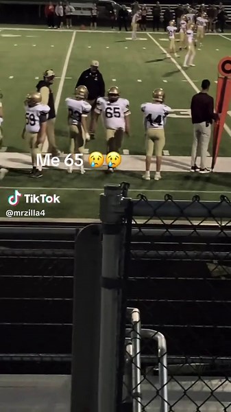 Daniel Gonzalez🏈🇺🇸🇲🇽🌮 (@mrzilla4)’s video of kid crying over fantasy football
