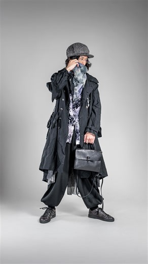 HUES 福岡セレクトショップ on Instagram: "TRENCH COAT / ARCHIVIO J.M.Ribot サイズ 46 ¥ask VELVET SHIRT / ARCHIVIO J.M.Ribot サイズ 46 ¥ask FRINGE SCARF / calmlence 税込53,900円 ——————————————— アルキビオ J.M.リボットの商品はヒューズオンラインショップに掲載しております。 ぜひチェックしてみてください！ 商品に関して気になる事ございましたら メールかお電話にてお気軽にお問合せください。 Please contact us directly about items. HUES 福岡県福岡市中央区警固1-15-28 📩online@hues.co.jp 📞092-717-6074 ————————————————————— #archiviojmribot #calmlence"