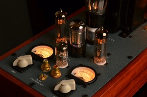SE84UFO25 | DECWARE 25th Anniversary Amplifier
