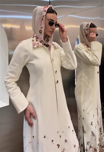 Effortless Statement Dressing with Thalia: Primrose Style