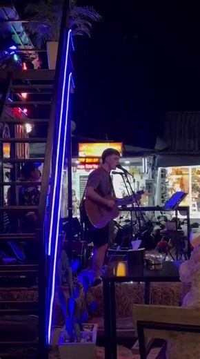 Singing Irish Ballads in Reggae Style in Koh Samui