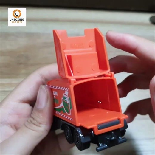 Volvo FMX Garbage Truck Unboxing ♻️ Clean Is Green Recycling Vehicle #volvo #trucks #unbox #diecast