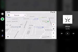Android Auto estrena la pantalla dividida para ver dos apps a la vez en coches con pantalla panorámica