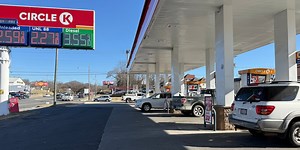 Residents discuss gas prices ahead of holiday season