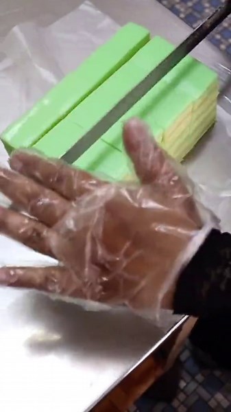 Over 40 years Pandan Layer Cake Shop in Klang 📍 Regent Pandan Layer Cake & Golden Bake @ Meru [pork-free] #klfoodie #klfood #makanlokal