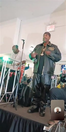 #newyorkfashionweek #blackfashiondesigner #steveberr @Gramzunkut @UFO Rolls @selfmade leathers @🗽💙Steve Berr