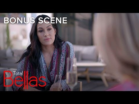 Brie Bella Defends Nikki's Close Bond With Birdie | Total Bellas Bonus Scene | E!