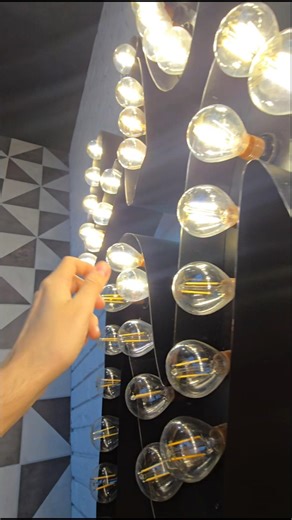 There is a problem, find a solution.☝️All the light bulbs remained working after I left.😅😂