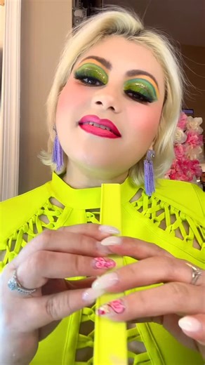 Magaly De La Mendoza on Instagram: "#makeupaddict #model #lovemakeup❤️💄💋 #makeupartist #model"